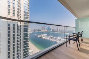Dubai Harbour & Sea Views 1 BR Near Key Landmarks, Marina Vista T1, Emaar Beachfront by Deluxe Holiday Homes