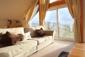 ON-SITE WATERSPORTS family lodge