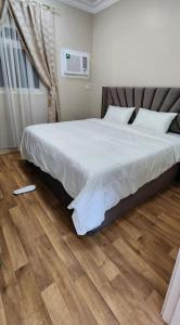 شقة أنيقة بصالة وغرفتي نوم 108