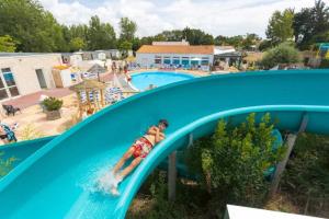Campings Camping 4 etoiles - Piscine - efceih : photos des chambres