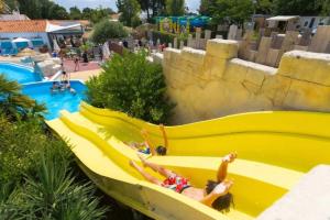 Campings Camping 4 etoiles - Piscine - efceih : photos des chambres