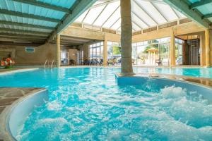Campings Camping 4 etoiles - Piscine - efceih : Mobile Home 1