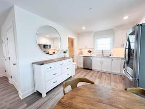 1001 King ADA Suite, 1st Floor Serenity