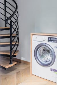 Elegant Parisian Apartment near Eiffel Tower