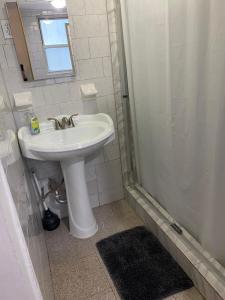 Prime Murray Hill 2 BR Gem