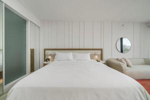 SOUTH BEACH Stunning Studio