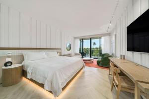 SOUTH BEACH Stunning Studio