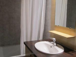 Appartements Studio confortable avec balcon, Parking et Wi-Fi inclus - 1er etage, quartier calme a Brides-les-Bains - FR-1-512-245 : photos des chambres