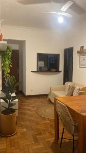 Leme Apartamento 1 quadra da Praia