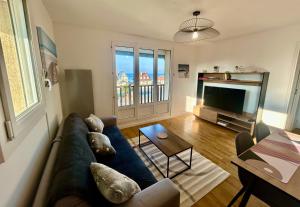 Appartement pleine vue mer à 50m de la plage