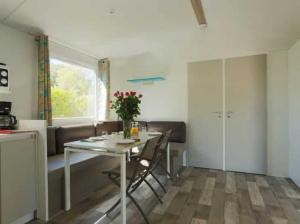 Campings Camping 4 etoiles - Piscine - efceih : photos des chambres