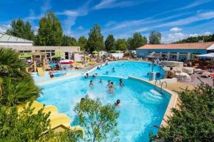 Campings Camping 4 etoiles - Piscine - efceih : photos des chambres