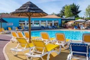 Campings Camping 4 etoiles - Piscine - efceih : photos des chambres