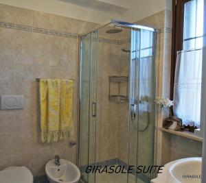 Girasole Suite Elegante appartamento 2 camere, piscina