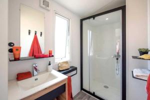 Campings Camping 3 etoiles - Piscine - cca0gbb : photos des chambres