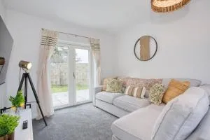 St Ives Bay - Immaculate Brand New 3Bed - Free Parking - Beach - WiFi - Uny Lelant