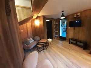 Appartement cosy neuf avec terrasse boisée, 5 pers, parking - FR-1-513-83