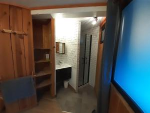 Appartement cosy neuf avec terrasse boisée, 5 pers, parking - FR-1-513-83