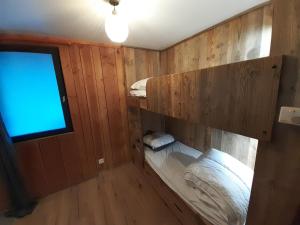 Appartement cosy neuf avec terrasse boisée, 5 pers, parking - FR-1-513-83