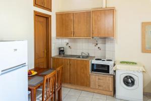 Perivolia suburb apts