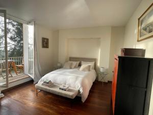 Maisons d'hotes Domaine Spa Perret-Au Calme-Chateau ArtDeco MasterSuite B&B et-ou Gite de Charme-A3Mn Giverny-Jardins Monet-Le Vexin-Piscine Ete-Parc 3Ha-Aire Enfants-PingPong-Options Diner-Billard-Massage-Yoga-Coaching-Fitness-Sauna-Hammam-Promo 2Nuits 1HJacuzzi Offerte : photos des chambres