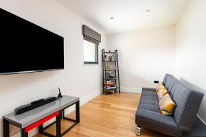 Minety Lake 25 ML25 Lower Mill Estate Cotswolds