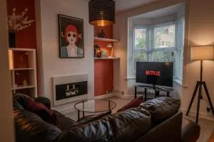 Park Street- Free Parking- Perfect for Contractors - Westcliff-on-Sea