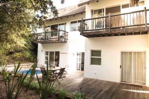 Seal Point, spacious beach villa on the beach