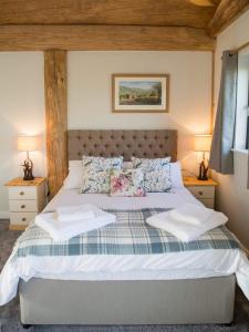 Braisty woods - Knotty & Nice