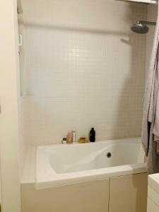 Espaciosa e iluminada Casa a 3 niveles