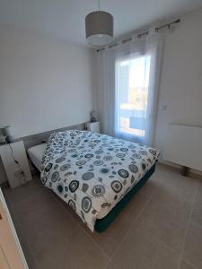 Le 7 - Appartement 2 pièces au calme en bord de rivière, wifi et parking privé gratuit