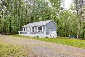 Mineral Cottage with Fire Pit Steps to Lake Anna! - Orange