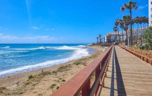 Lovely Apartment In Calahonda With Wifi