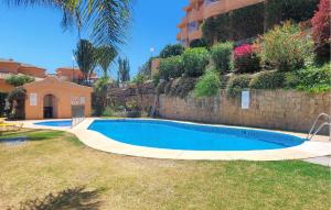 Lovely Apartment In Calahonda With Wifi