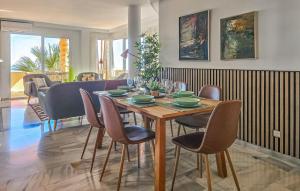 Lovely Apartment In Calahonda With Wifi