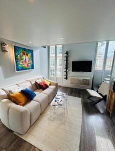 French Riviera Escapade - Steps from the Beach