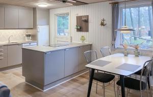 Beautiful Home In Nørre Nebel With Wifi