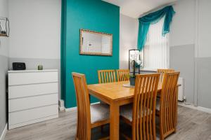 City Links-4Bdrm terraced House-Parking-Antonio st