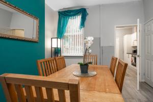 City Links-4Bdrm terraced House-Parking-Antonio st