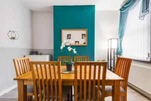 City Links-4Bdrm terraced House-Parking-Antonio st