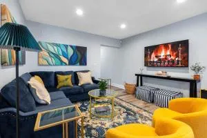 Hyde Park UoT, Downtown, 1 King, 4 Queens, Outdoor Dining, BBQ & Firepit, Games - Лутц