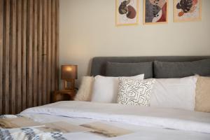 Modern Apartment on 5th Floor - No Elevator #38 Studio in Maadi by Spacey