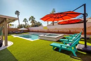 Spacious Yard, Sparkling Pool & Spa, Firepit, 9beds! - Desert Groves Mobile Home Park