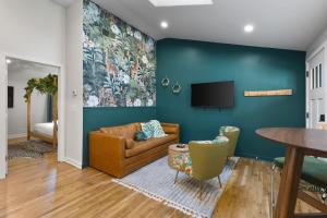 The Green Jungle - Near Restaurants, Coffee and Bars