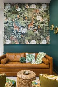 The Green Jungle - Near Restaurants, Coffee and Bars