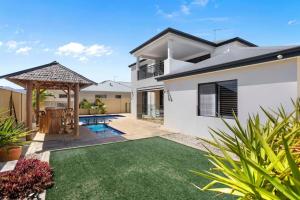 Luxury by the Sea with Pool, Theatre Room, Gazebo