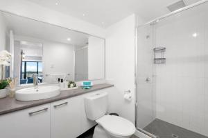 City Chic, Elegant 2BR apt