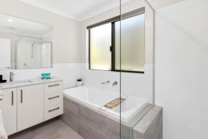 A wonderful life in the heart of Treeby