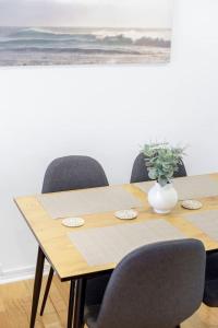 A skip, hop and a jump to Scarborough Beach