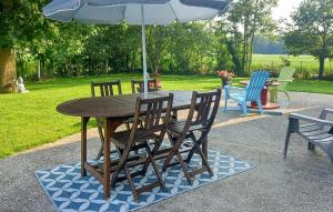 Maisons de vacances Nice Home In Venon With Wifi : photos des chambres